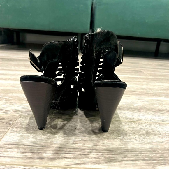 Suzy Sheir women’s heels size 7 - Picture 3 of 3